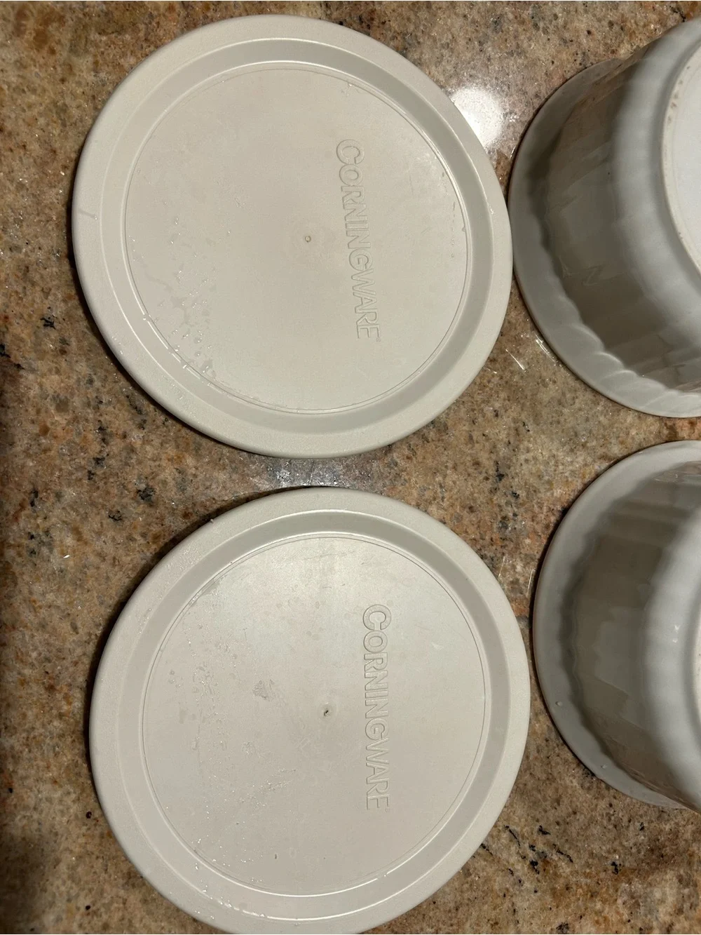 Corningware  French White 16 oz Round Casseroles w/Corning micro cover Set of 2.